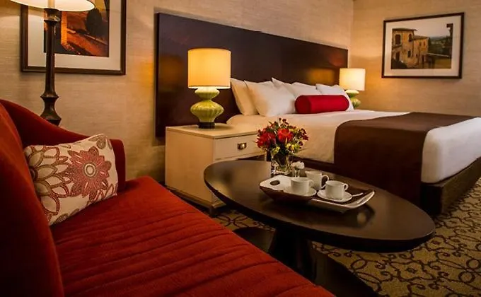 Casino Del Sol 4*